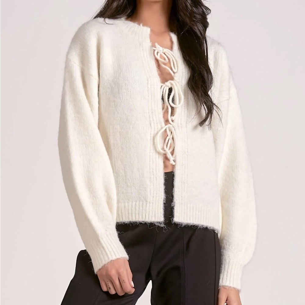 Women's Cream Tie-Front Knit Sweater (ELAN)